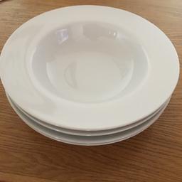 4 pasta bowls 
Collection Wrenthorpe 
£3