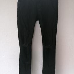 Black cotton, Asos ripped jeans in excellent clean condition
W28" L30" Size 8 /10