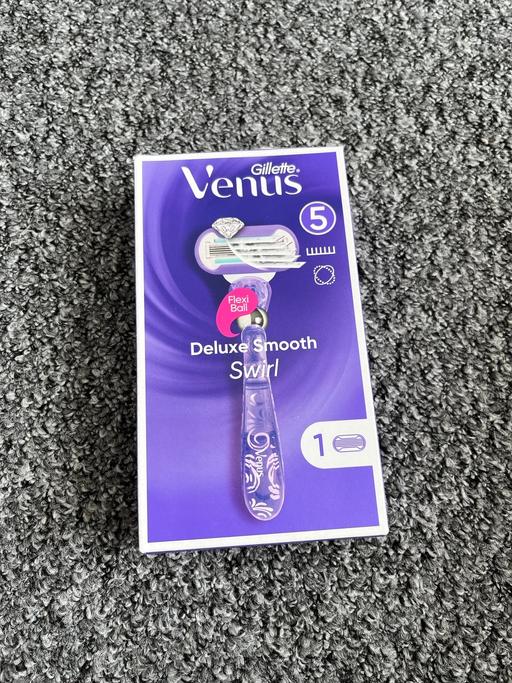 Buy & Sell South West London Norbury - South West London - Photos for Brand new Venus Deluxe Smooth Swirl Razor