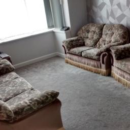 Beautiful colour and very clean good condition sofas 3 piece suite for sale.
3+2 +1 seater
Good for personal use or landlords needing them for tenants in rented accommodation
Comes from a smoke and pet-free home

Selling for £350

sale now £290