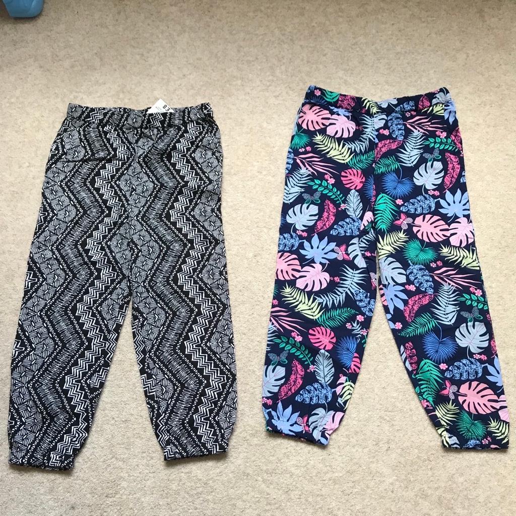 1 pair brand new with tags on and the other pair worn once
Age 4-5 years
From smoke and pet free home
Happy to sell together or separately for £4 per pair, just message me
