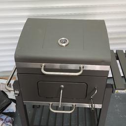 Texas Franklin charcoal bbq only used once.
As new condition ready to go as all assembled. collection only.
