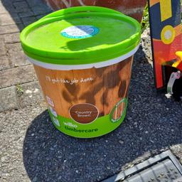 5 litre tub of fence paint from wilkos. Country brown colour, brand new never been opened. Free to collect.
