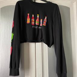 Chilli print on right sleeve
Size M fits UK 8/10