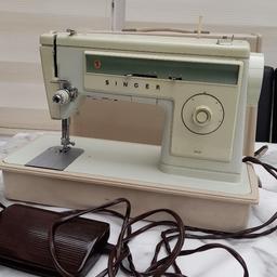vintage 
sewing machine 
Good condition 
Good working order
collection only