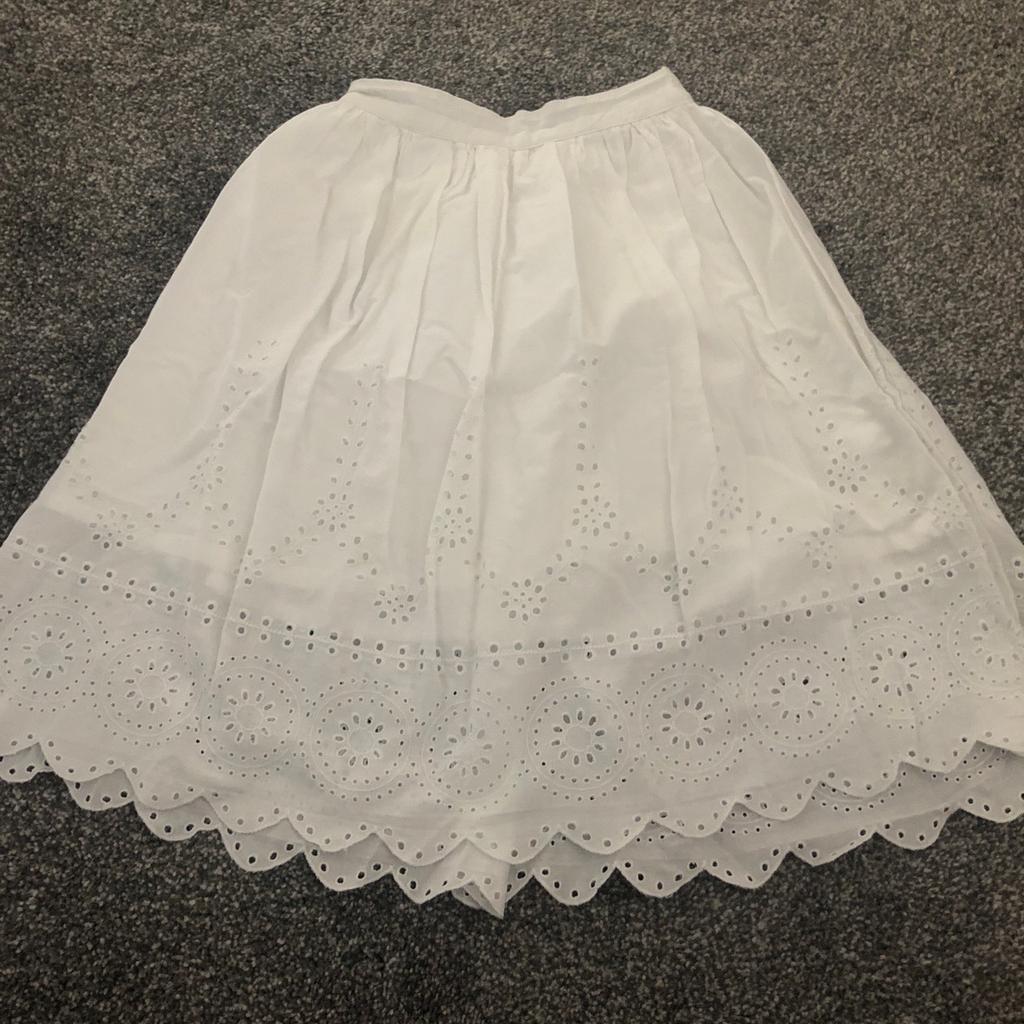 Vertbaudet girls white midi skirt. Size 5 yrs. excellent condition