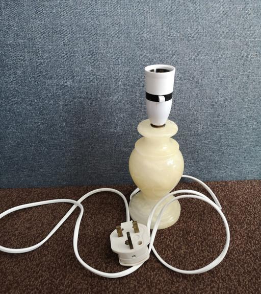 Buy & Sell Lancashire West Lancashire - Photos for vintage cream alabaster table lamp