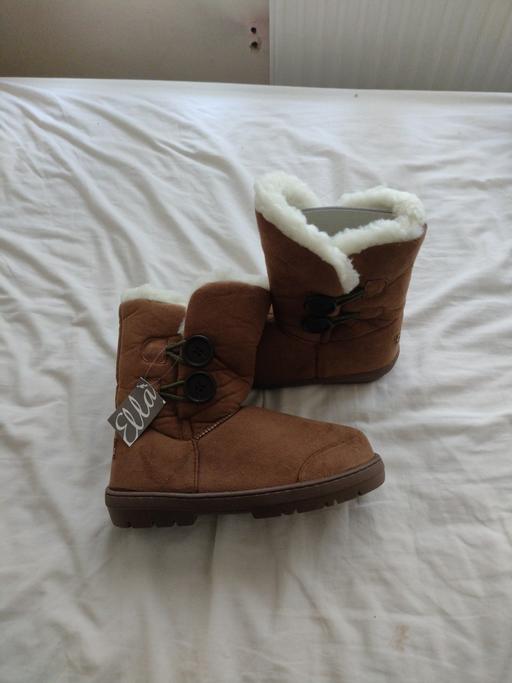 Buy & Sell Somerset Yeovil Marsh - Somerset - Photos for brand new size 4 boots 