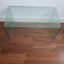 glass coffee table 
a few marks but in good condition 
size  80cm or 31.5 inches Long  38 cm or 15 inches high  42 cm or 16.5 inches wide 
pick up from hagley road 
no deliver