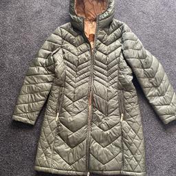 Ladies khaki genuine lightweight jacket
Great condition
Size L 12/14