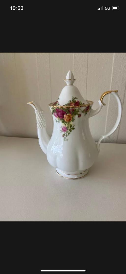 Buy & Sell Nottinghamshire Ashfield - Photos for Royal Albert Old Country Roses Coffee Pot 2nd