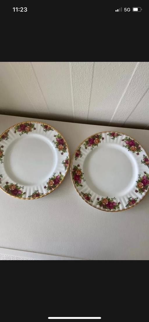 Buy & Sell Nottinghamshire Ashfield - Photos for Royal Albert Old Country 2 Dinner plates 2nd