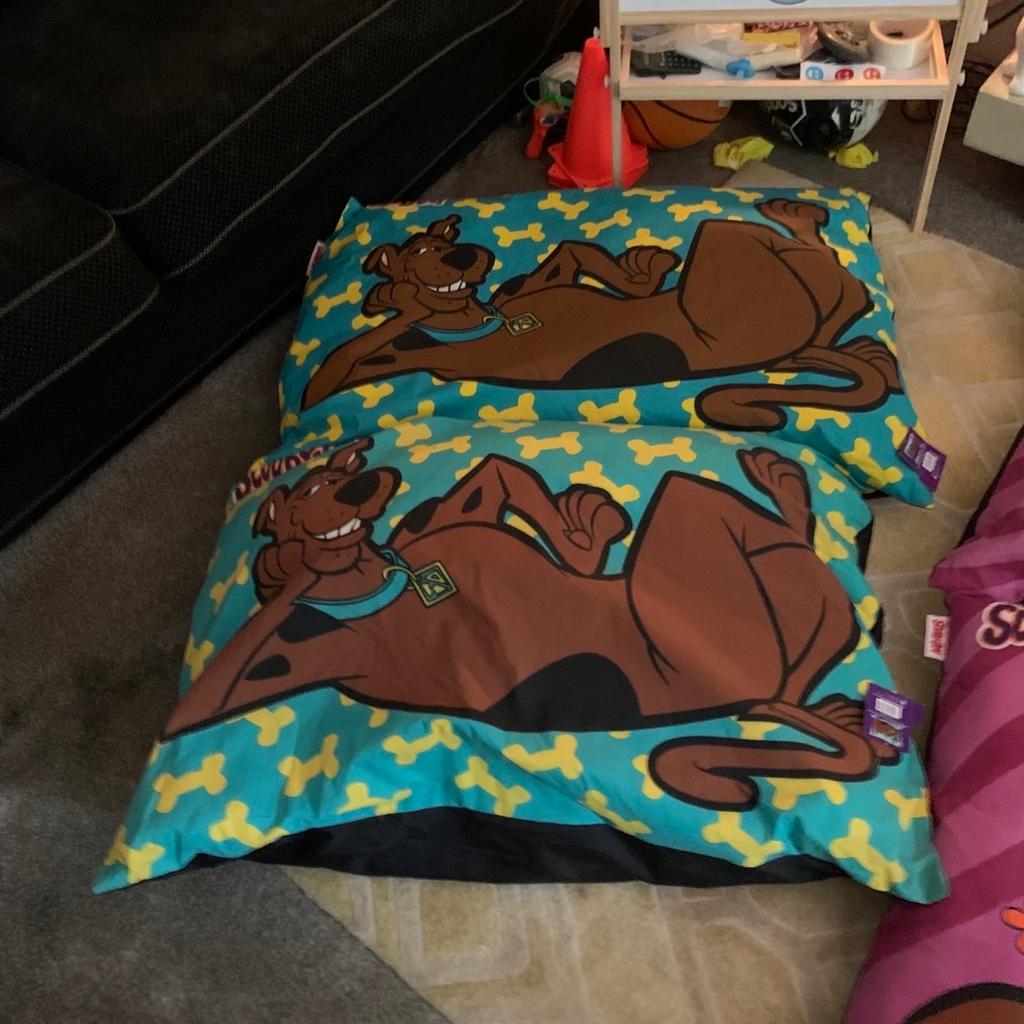 Large scooby doo dog beds in S65 Metropolitan Borough of Rotherham für £ 10,00 zum Verkauf