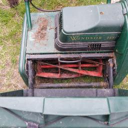 old but perfectly good electric cylinder mower. leaves amazing stripes with roller and grass collector. just needs a clean.