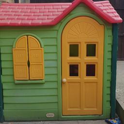 play house paid over £300 2 yrs ago
will clean before delivering.
not weathered kept out of sunlight.
can deliver for small price depending on millage.
build in sink and 3 windows and a door.