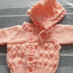 DOLL NOT INCLUDED
20" 3/6 months Little Princess Hand knit Apricot
Bobble Cardigan matching Bonnet with frill Knitted in D-knit
Can Order in other colours
Can order Seperate
Cardigan £7.50
Bonnet £5.50

Girls
 Apricot
Chest 20"
5 Buttons
Length back neck to hem 10"
Raglan Sleeve Under Arm 6"
Hat Head Circumference 16.5"

WILL COMBINE POSTAGE