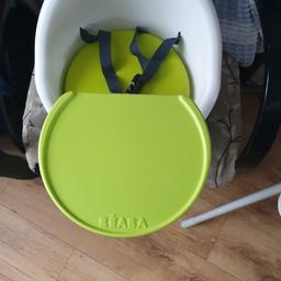 White and green booster seat with tray.
Ideal for including little one at the dining table as you strap it to the chair.
Collection only from Perivale