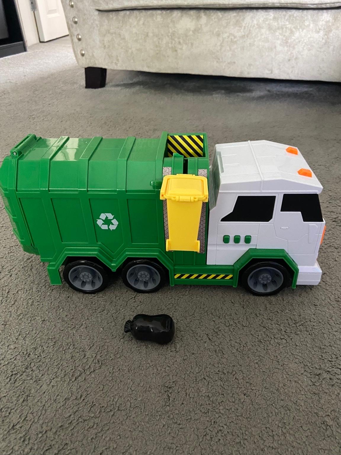 Lights And Sounds Bin Truck In WF2 Wakefield Für 5,00 £ Zum Verkauf ...