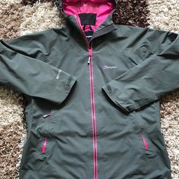 Ladies gortex berghaus coat size 18 in great condition 
Collection Sheffield s5