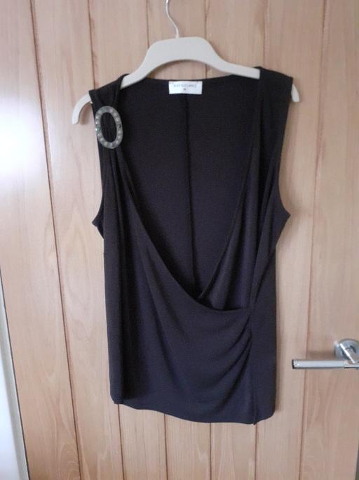 Buy & Sell West Midlands Dudley - Photos for Sleeveless Top