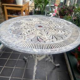 Beautiful table with a beautiful pattern, made out of metal but it needs to be painted apart from that it’s in good condition. 80cm width and 70cm height.
