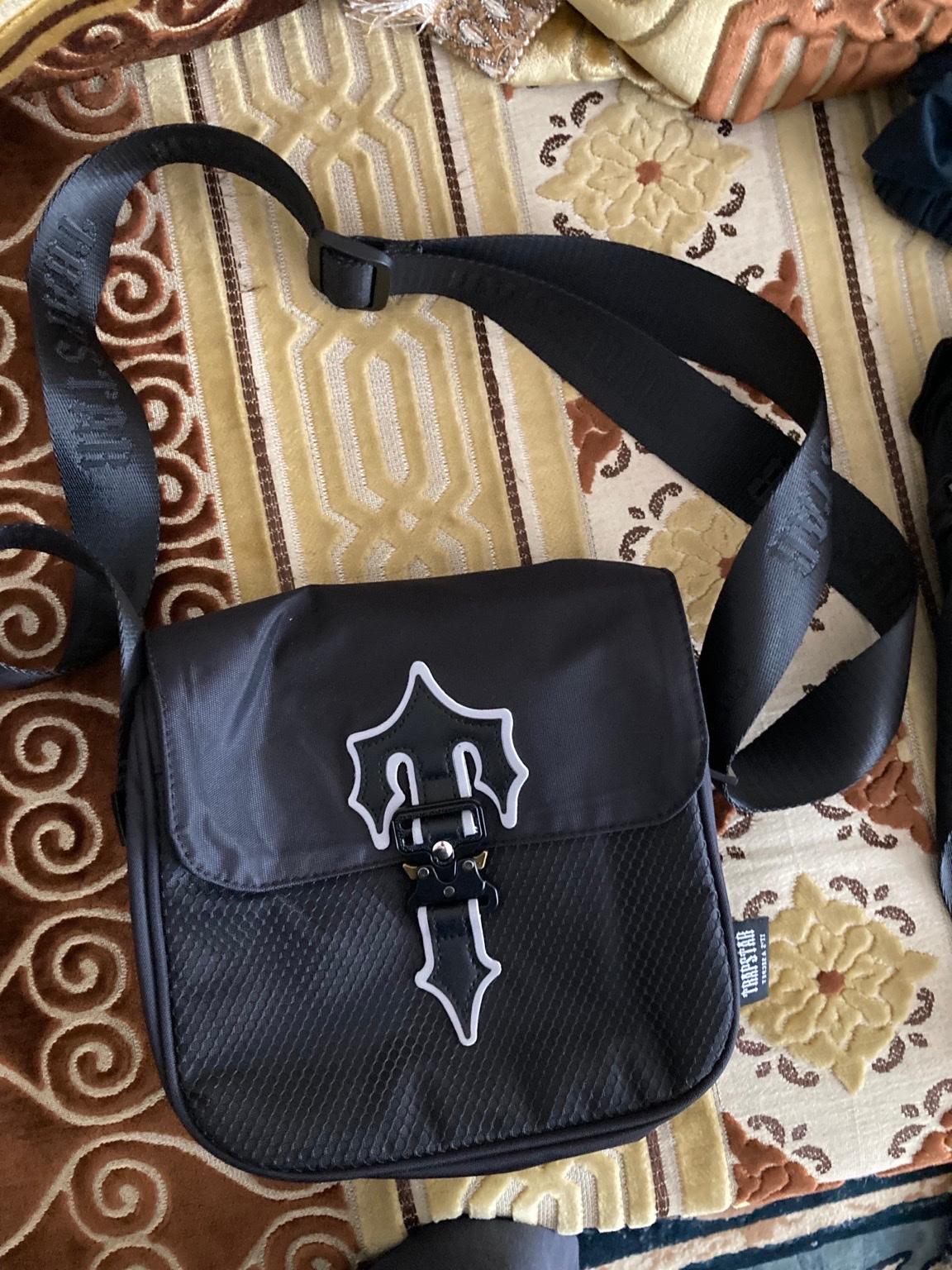 Trapstar irongate body bag reflective pouch in B10 Birmingham for £70.