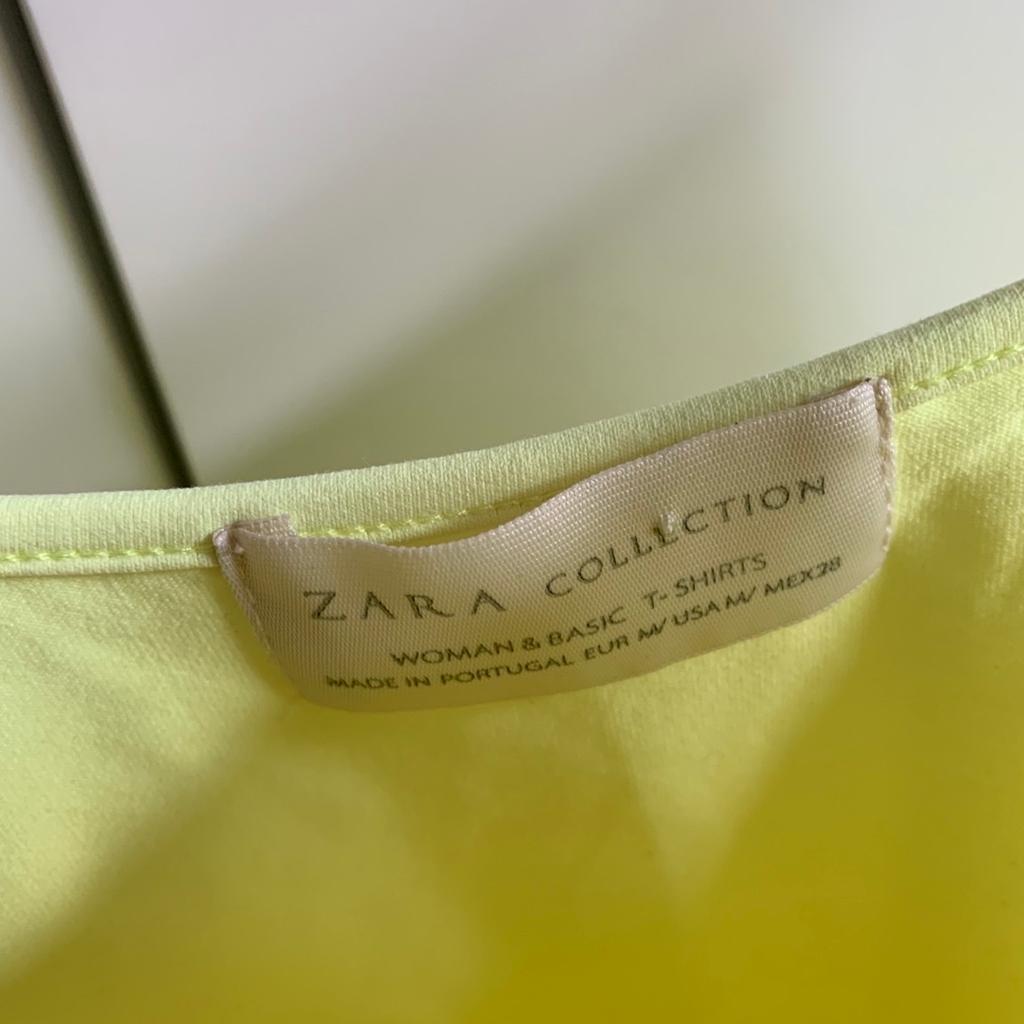 Ich verkaufe ein Zara Top in der Größe M. Top Zustand. Versand als Brief 1,60€. Schaut gerne in meinen anderen Anzeigen vorbei!