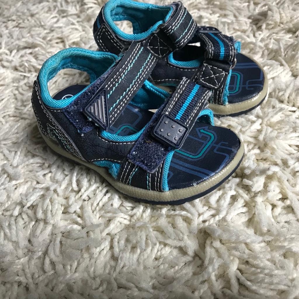 Toddler Sandals
Good Condition
Toddler Shoe Size 4
£2