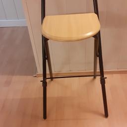 Stuhl wurde nicht gebraucht, deswegen der Zustand wie Neu. Sitzhöhe : 70 cm, Gesamthöhe: 93,5 cm.
Privatverkauf unter Ausschluss jeglicher Sachmängelhaftung. An Selbstabholer.