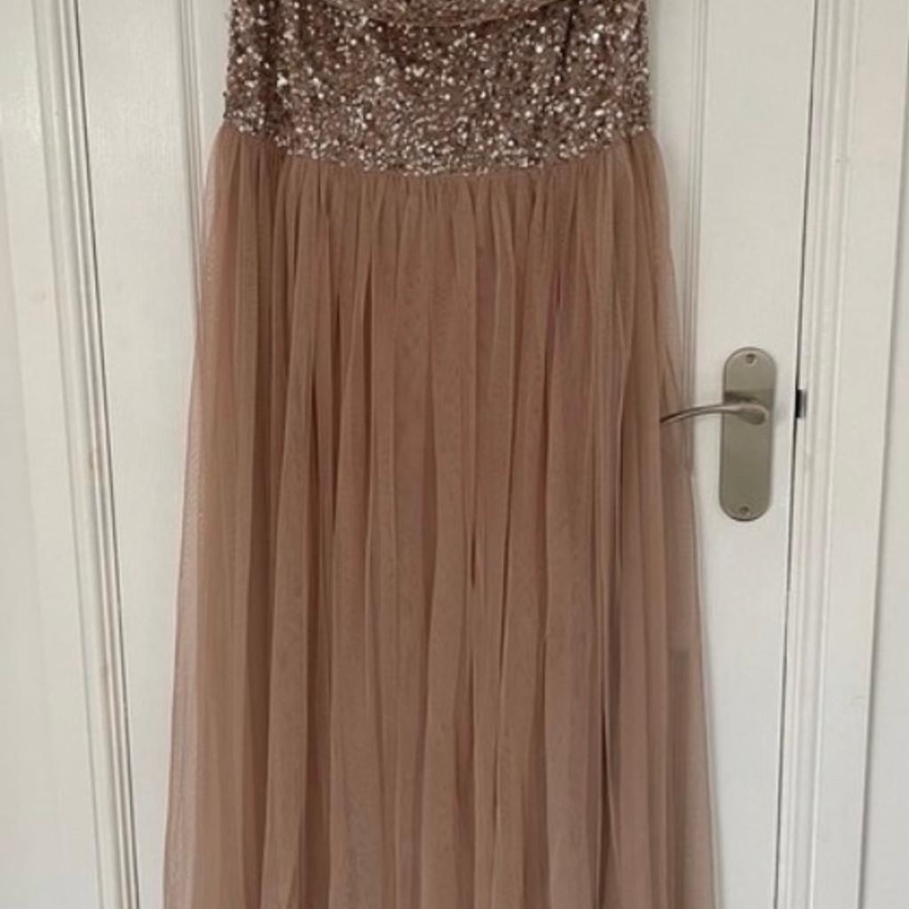 Ladies Maya dress
New with tags
Bought from Asos but too late to return
Still on sale for £90+
Size 12 tall
Blush colour
Smoke & pet free home
Welcome to view