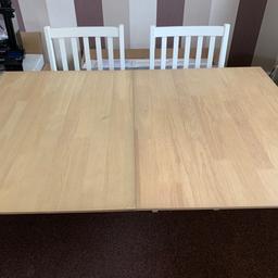 Extendable dining table and 2 chairs
Cream with wood effect top