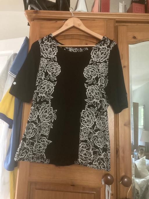 Buy & Sell West Midlands Dudley - Photos for Ladies top