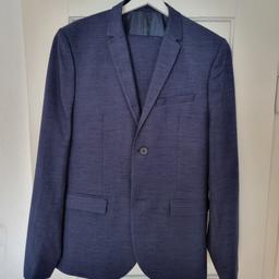 Verkaufe einmal getragene Anzugskombi (Blazer+Hose).

Größe: 50 - Hose Skinny Fit

Abholung nach Vereinbarung in Bregenz möglich.