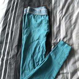 Hi I’m selling XS gymshark leggings, food condition small bubbling at front but not noticeable. Still plenty off life left to use.