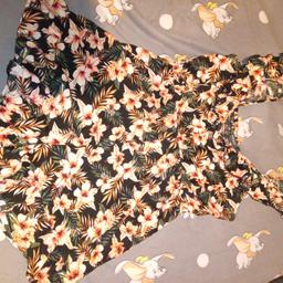 ladies lovely flare playsuit size m
ideal summer wear 
collection only plz dy1 russell Hall 
take a look at my other items having a huge clear out all cheap prices !!!