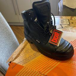 Brand new, in box. Mens workboots, never worn.
Steel toe cap.
Collection only DY9