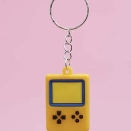 brand new
like gameboy colour
vintage style
90s
can combine postage
perfect stocking filler