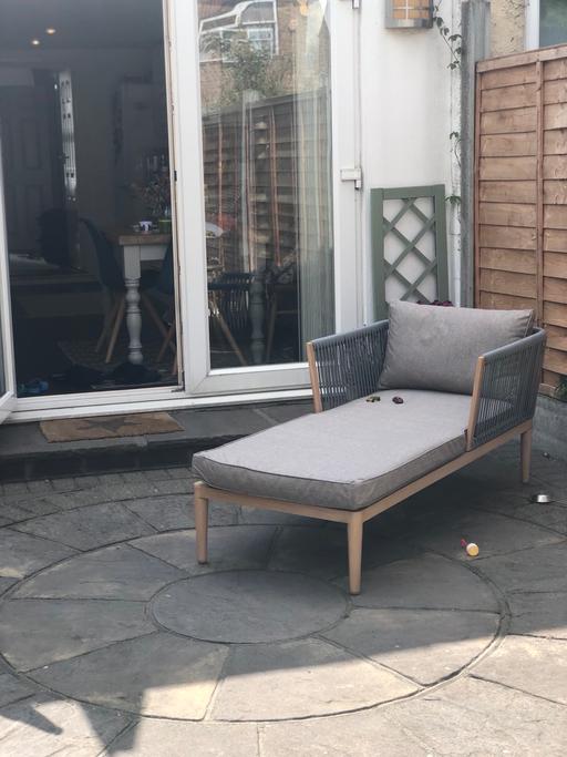 Buy & Sell East London Old Ford - East London - Photos for Luxury sun lounger