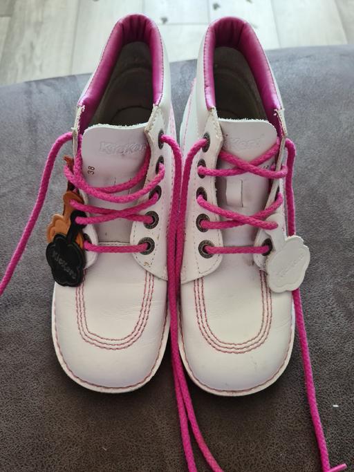 Buy & Sell Essex Basildon - Photos for White/Pink Kickers boots Size 5