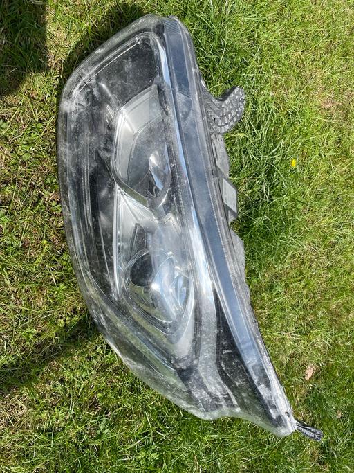 Vehicles Hertfordshire East Hertfordshire - Photos for Ford transit passenger side headlight