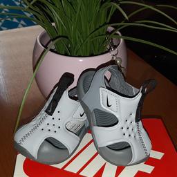 Nike sunray protect Sandalen für Babys

Gr. 18,5

versende auch Versand muss übernommen werden