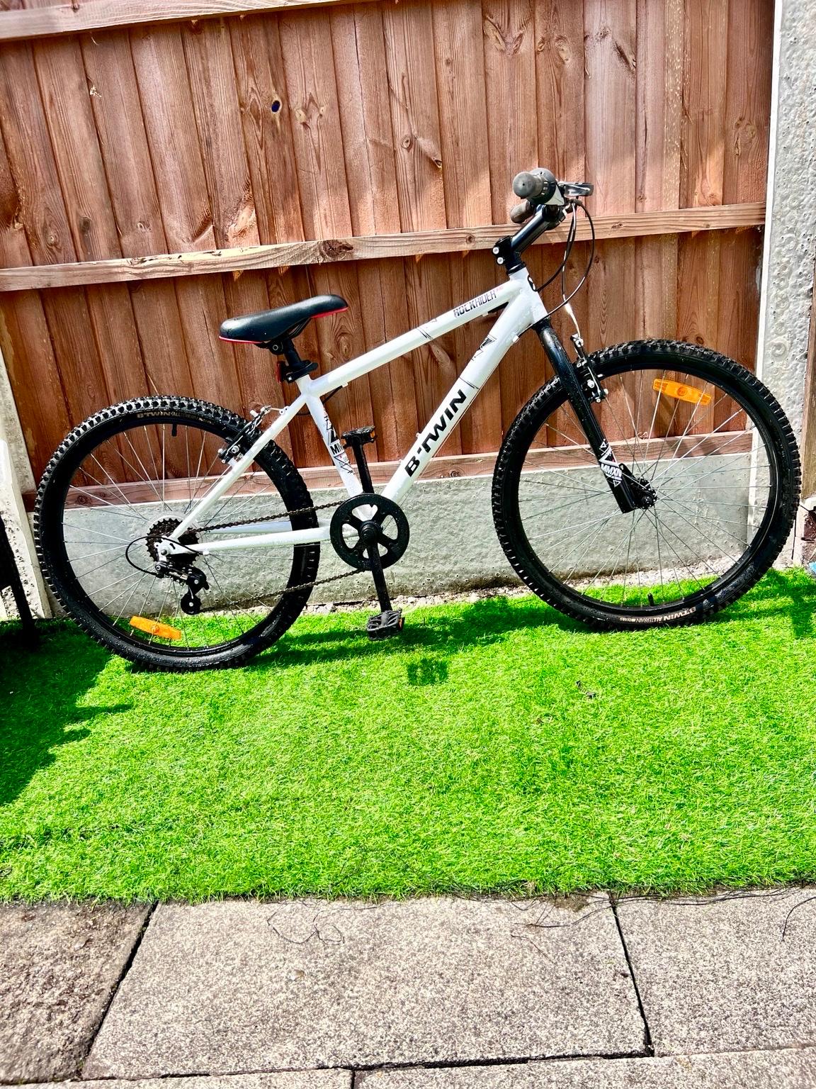 BTWIN ROCKRIDER JUNIOR MOUNTAIN BIKE in Salford for £65.00 for sale