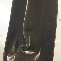 Gesamte länge 130cm
Dehnbar # Elegante Kleid # Silber grau schwarz # glitzer # Glanzende stoff # Armlos # Abendkleid # bodenlang #maxikleid
Versand möglich