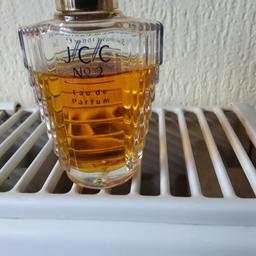 JCC No 2 Eau de Parfüm
von Jean Charles De Castelbajac
30ml sind ca noch 25 ml drin