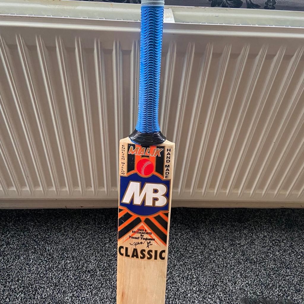 Brand new mb Mohammed Yousuf Classic cricket bat 2lb 9oz very good condition never used has been knocked in hard to buy here imported bat very rear £150.00ono