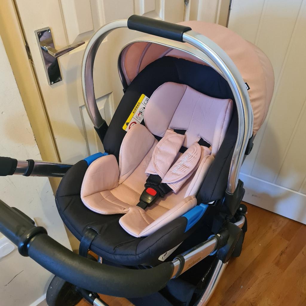 Mothercare Journey travel system in DY5 Metropolitan Borough of Dudley