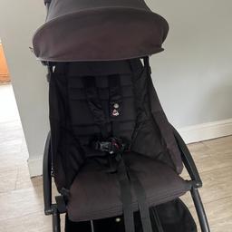 Babyzen yoyo black colour pack this has been used little bit of sun fade on hood ( STROLLER NOT INCLUDED)