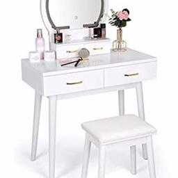 Mirrored dressing table with adjustable LED lighting
4 drawers
And padded stool