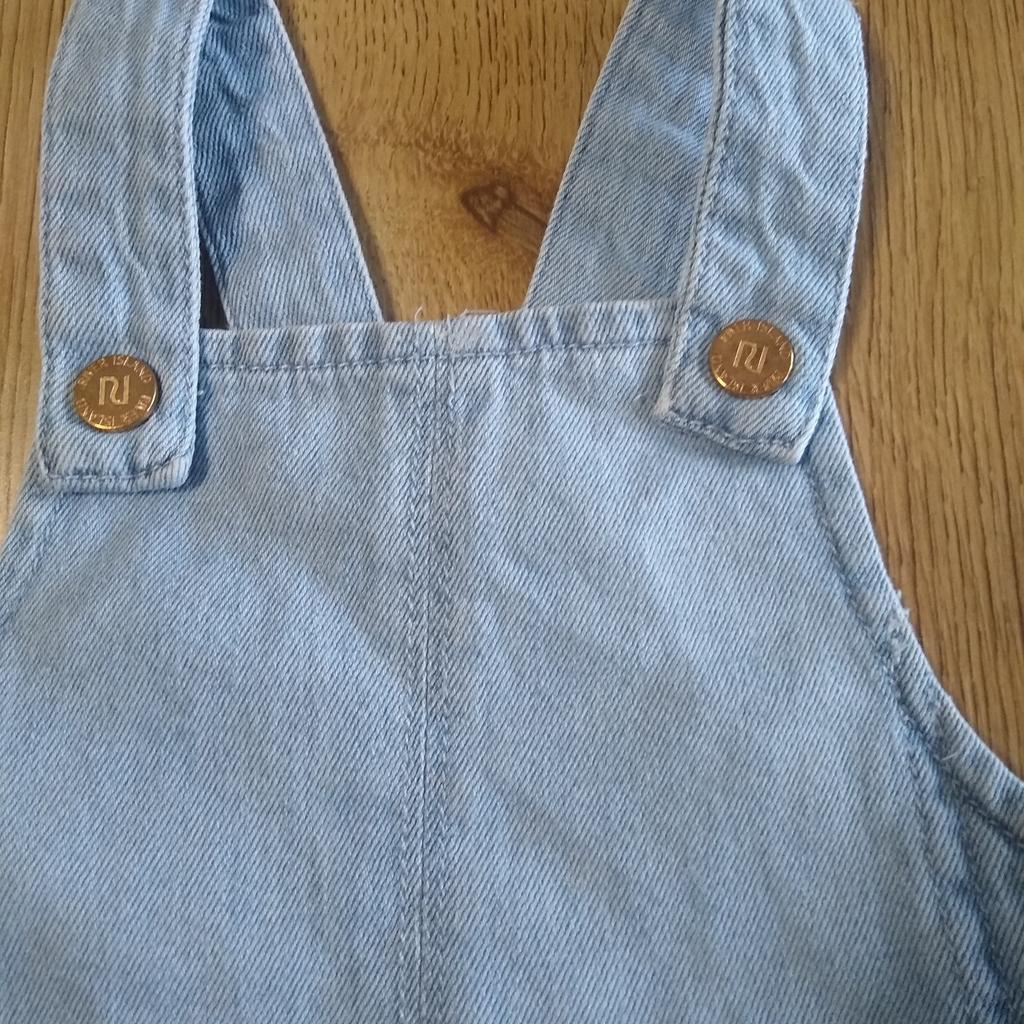 used good condition
☀️buy 5 items or more and get 25% off ☀️
➡️collection Bootle or I can deliver if local or for a small fee to the different area
📨postage available, will combine clothes on request
💲will accept PayPal, bank transfer or cash on collection
,👗baby clothes from 0- 4 years 🦖
🗣️Advertised on other sites so can delete anytime
