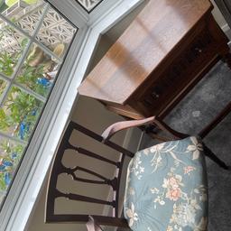 Sturdy desk and chair in excellent condition maybe suitable for an up cycle project